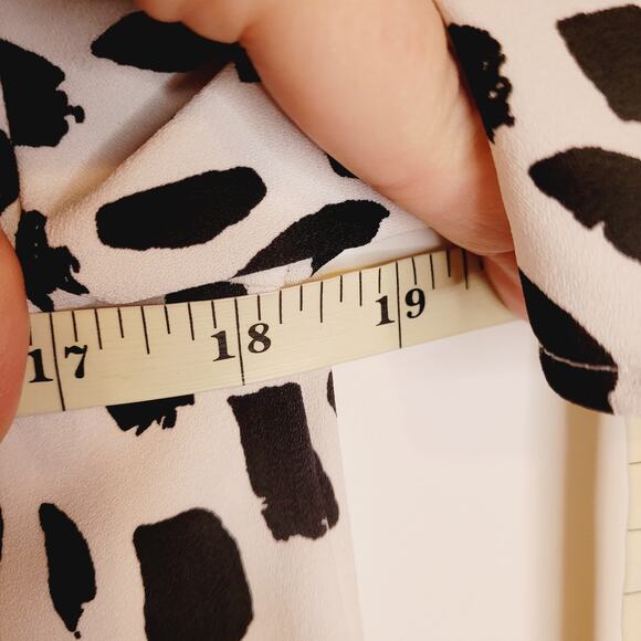 A New Day black and white dot print short sleeved flowy midi dress size small - Picture 7 of 8